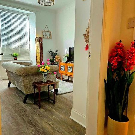 The Ferns - Shared Garden Apartment With Parking Darvel ภายนอก รูปภาพ