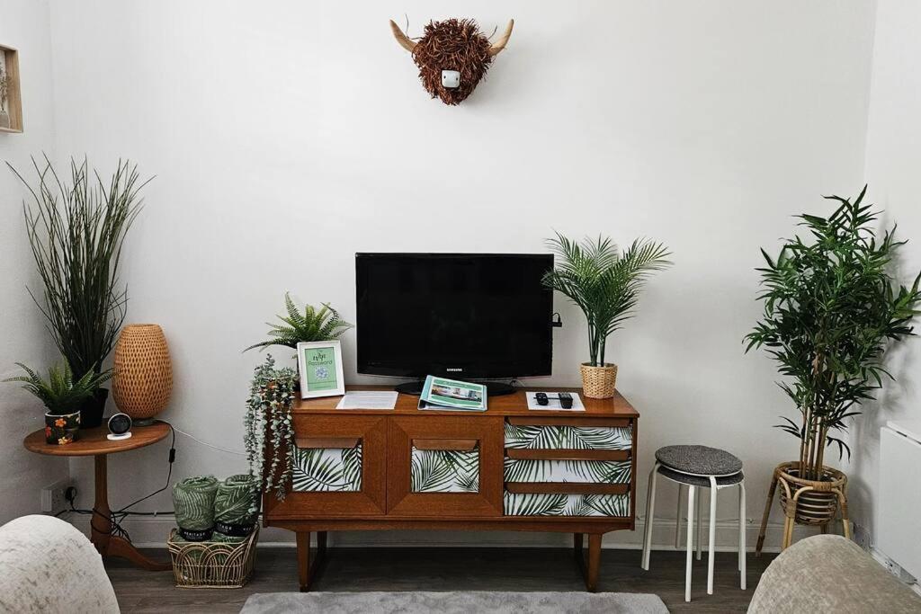 The Ferns - Shared Garden Apartment With Parking Darvel ภายนอก รูปภาพ