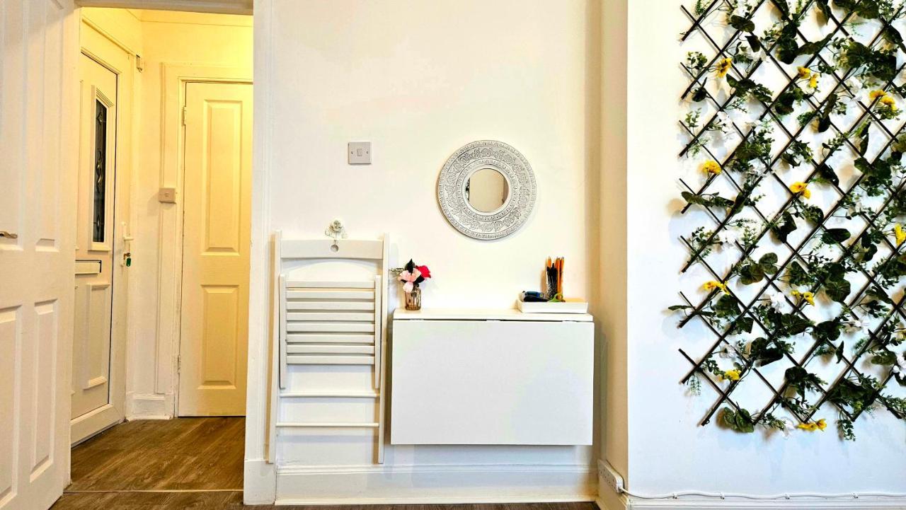 The Ferns - Shared Garden Apartment With Parking Darvel ภายนอก รูปภาพ