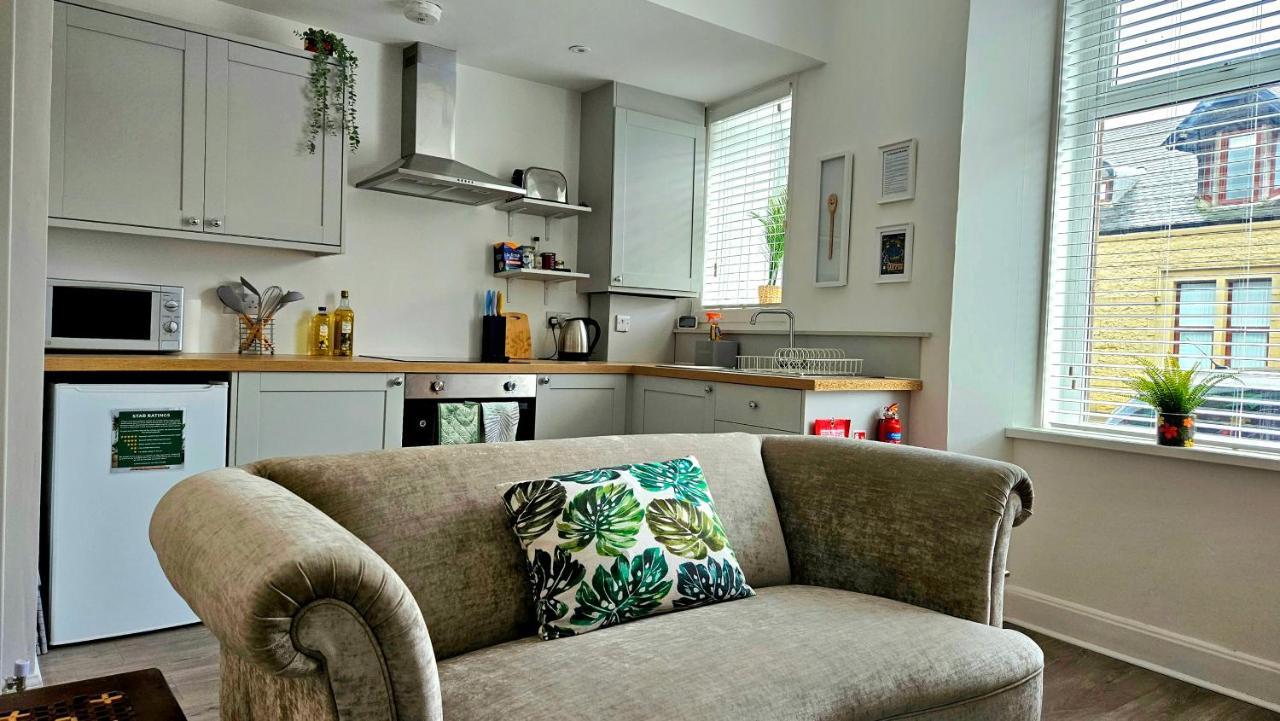 The Ferns - Shared Garden Apartment With Parking Darvel ภายนอก รูปภาพ