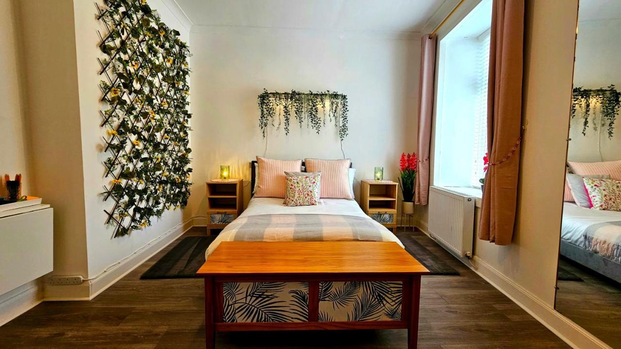 The Ferns - Shared Garden Apartment With Parking Darvel ภายนอก รูปภาพ