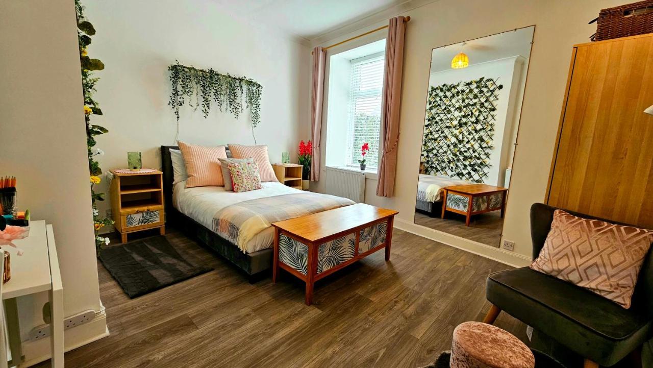 The Ferns - Shared Garden Apartment With Parking Darvel ภายนอก รูปภาพ