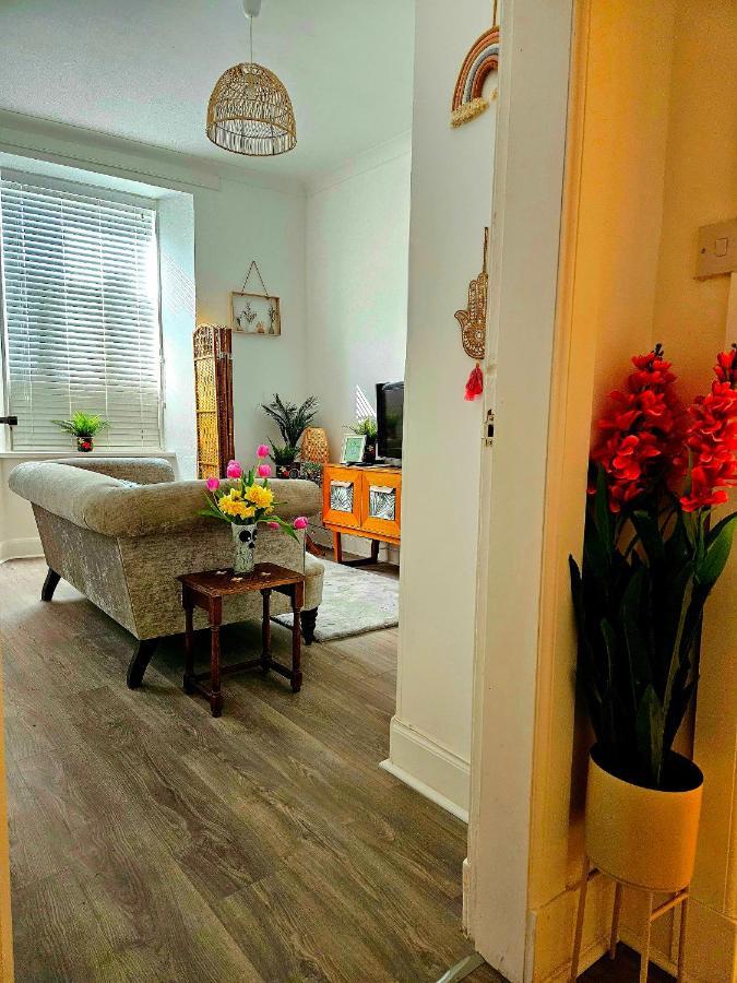 The Ferns - Shared Garden Apartment With Parking Darvel ภายนอก รูปภาพ